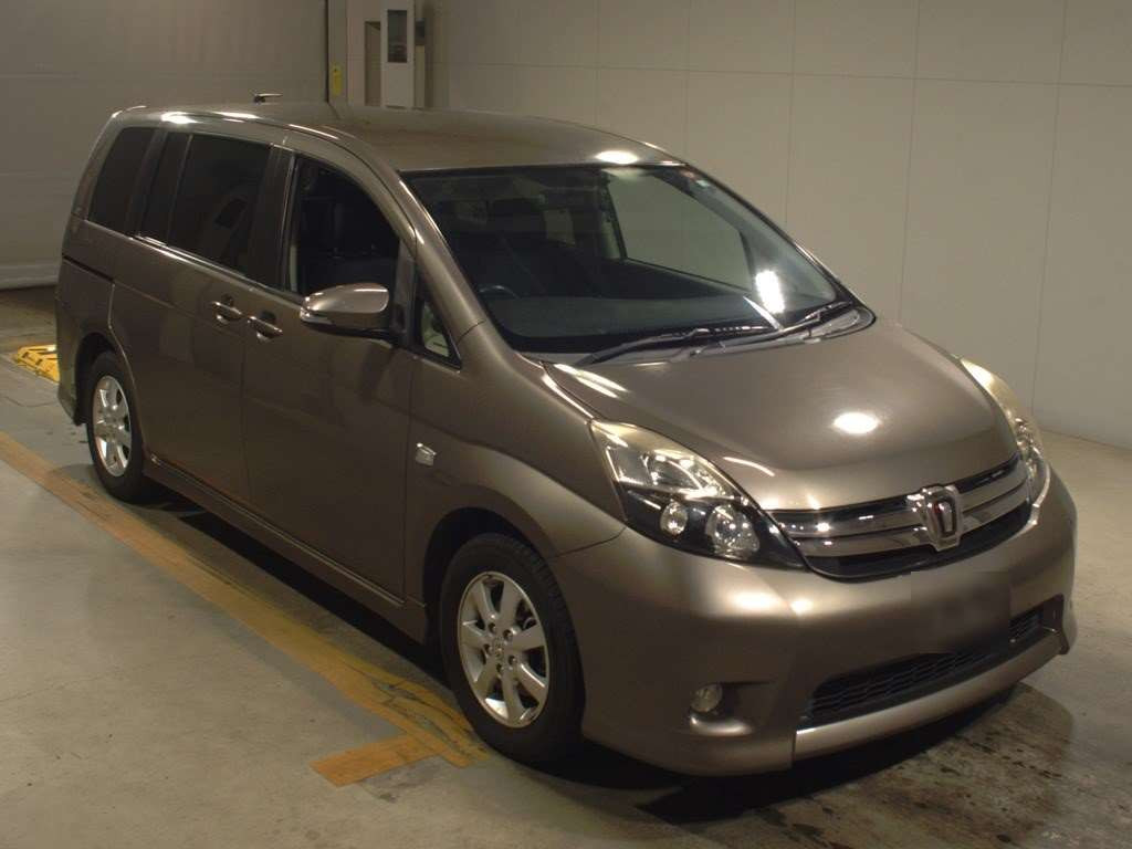 2014 Toyota Isis ZGM10W[2]