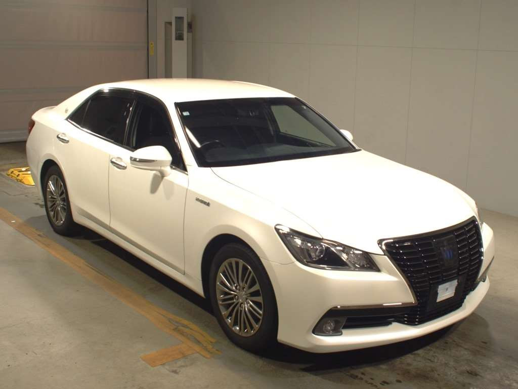 2014 Toyota Crown Hybrid AWS210[2]