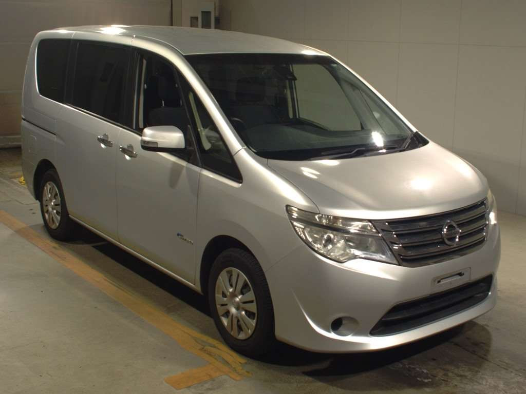 2014 Nissan Serena HC26[2]