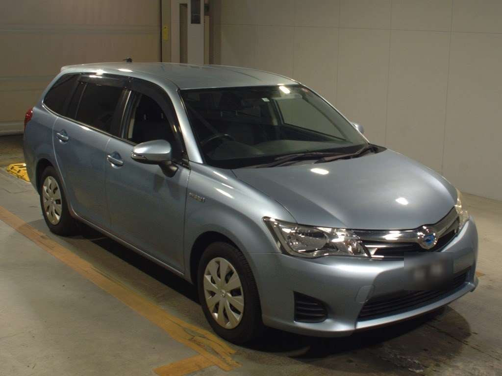 2013 Toyota Corolla Fielder NKE165G[2]