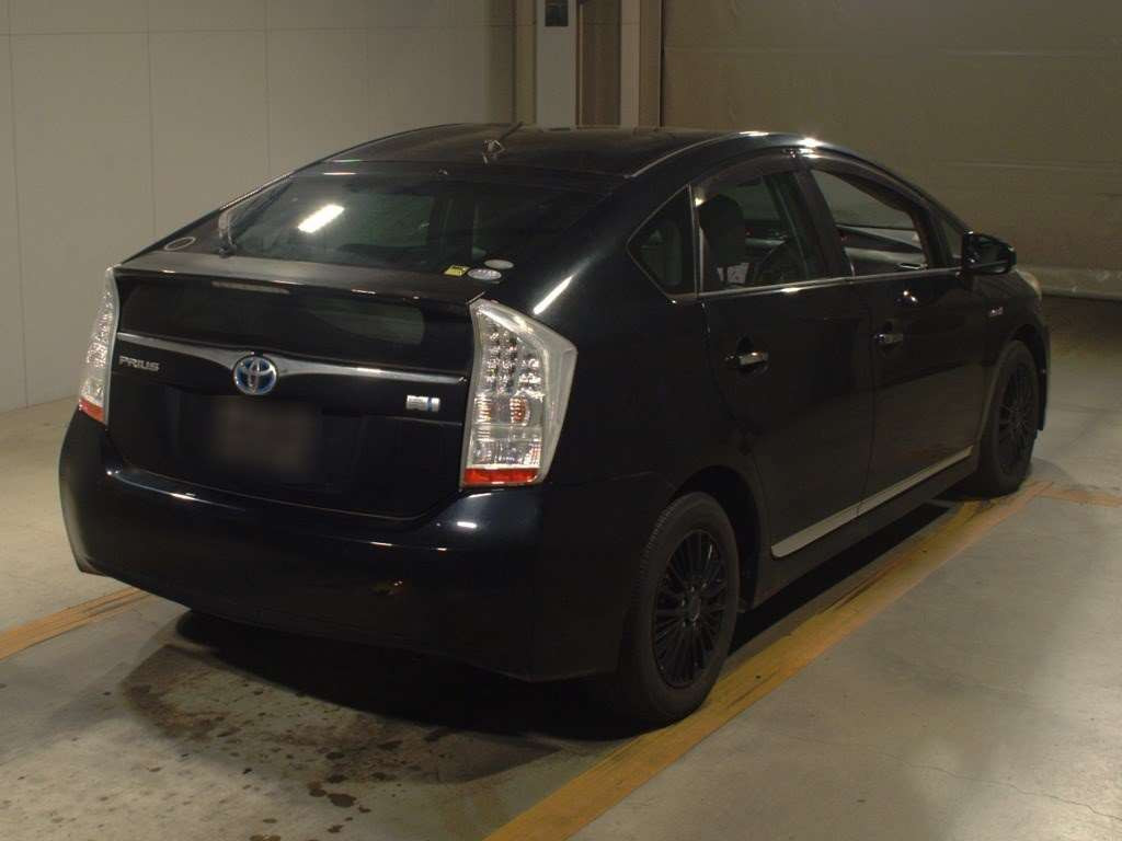 2010 Toyota Prius ZVW30[1]