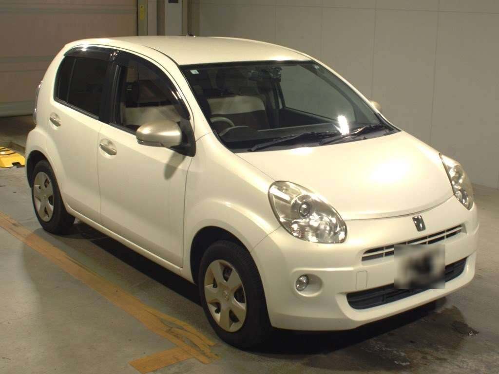 2010 Toyota Passo KGC30[2]