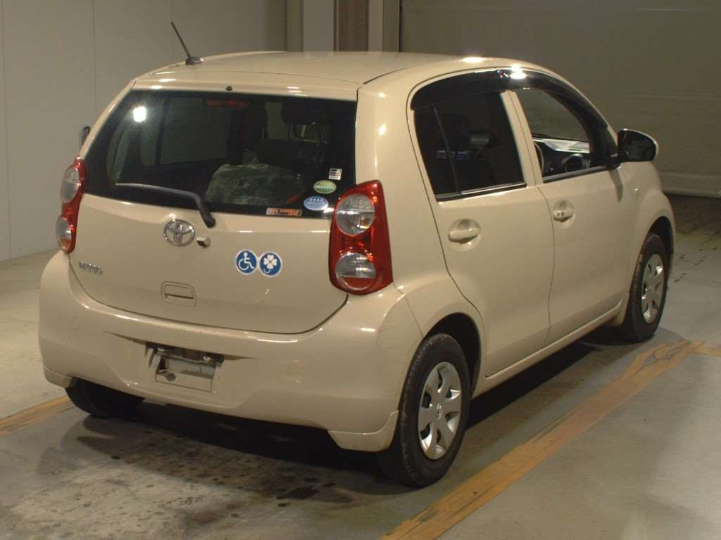 2013 Toyota Passo KGC30[1]