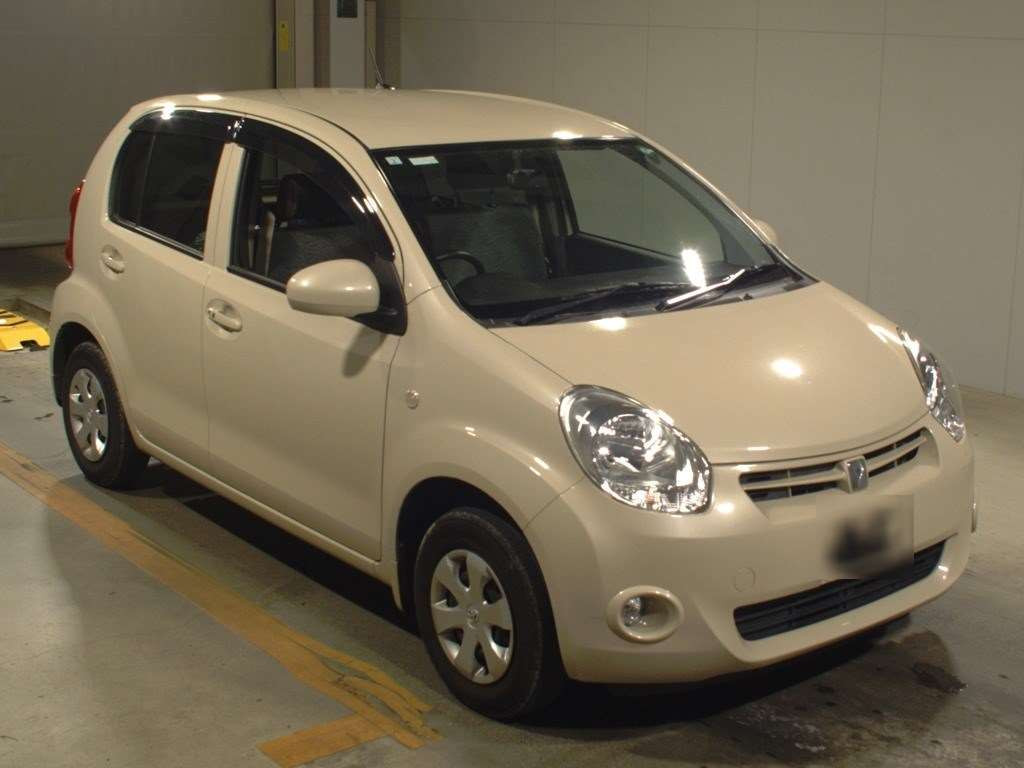 2013 Toyota Passo KGC30[2]