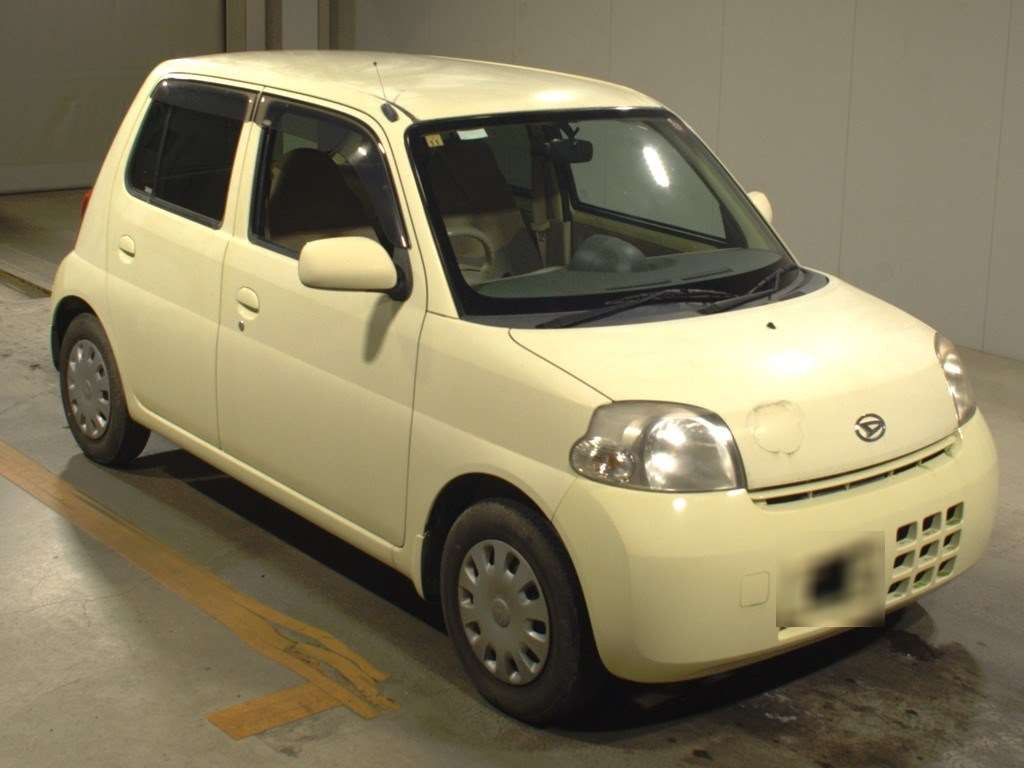 2011 Daihatsu Esse L235S[2]