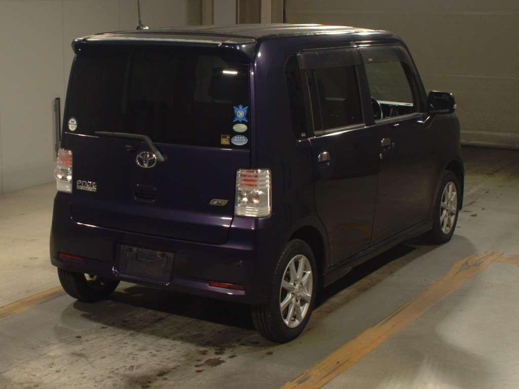 2011 Toyota Pixis Space L575A[1]