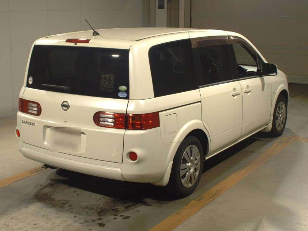 2012 Nissan Lafesta B30[1]