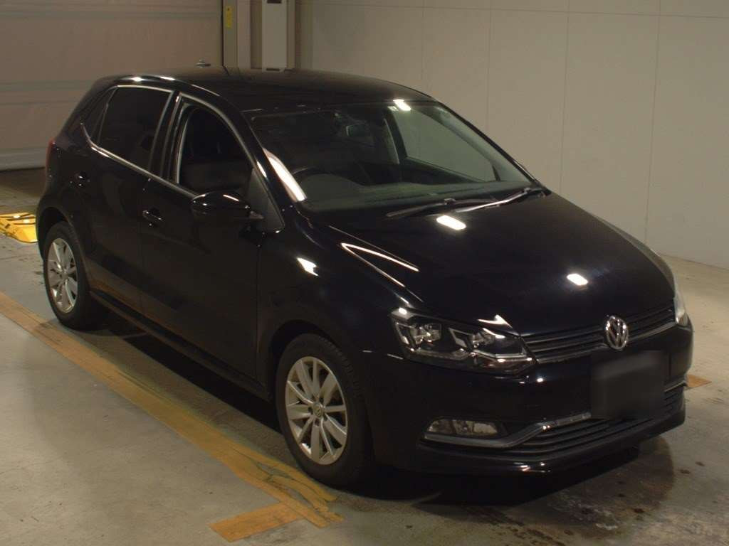 2016 Volkswagen Polo 6RCJZ[2]