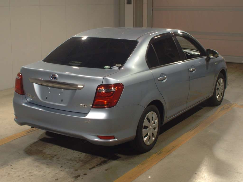 2015 Toyota Corolla Axio NKE165[1]