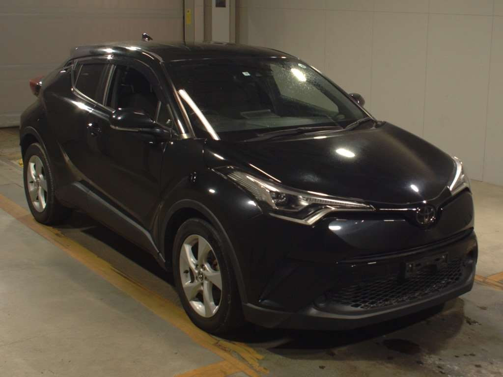 2019 Toyota C-HR NGX10[2]