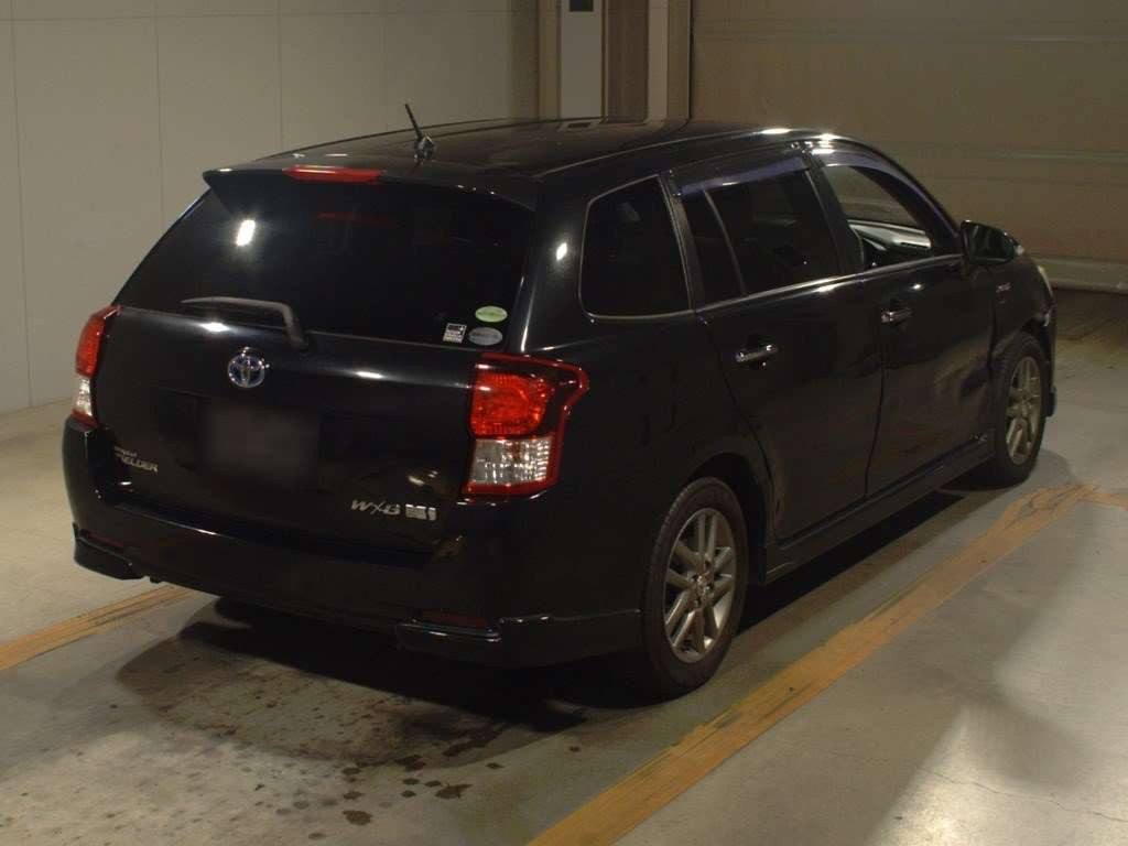 2013 Toyota Corolla Fielder NKE165G[1]