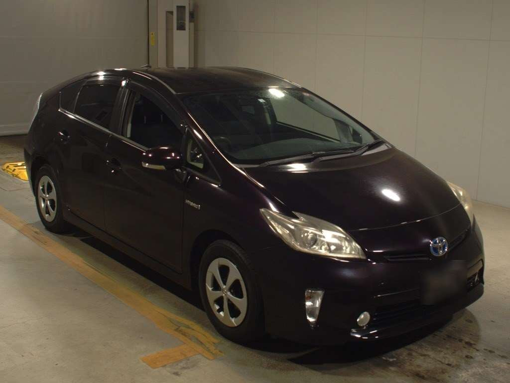 2012 Toyota Prius ZVW30[2]