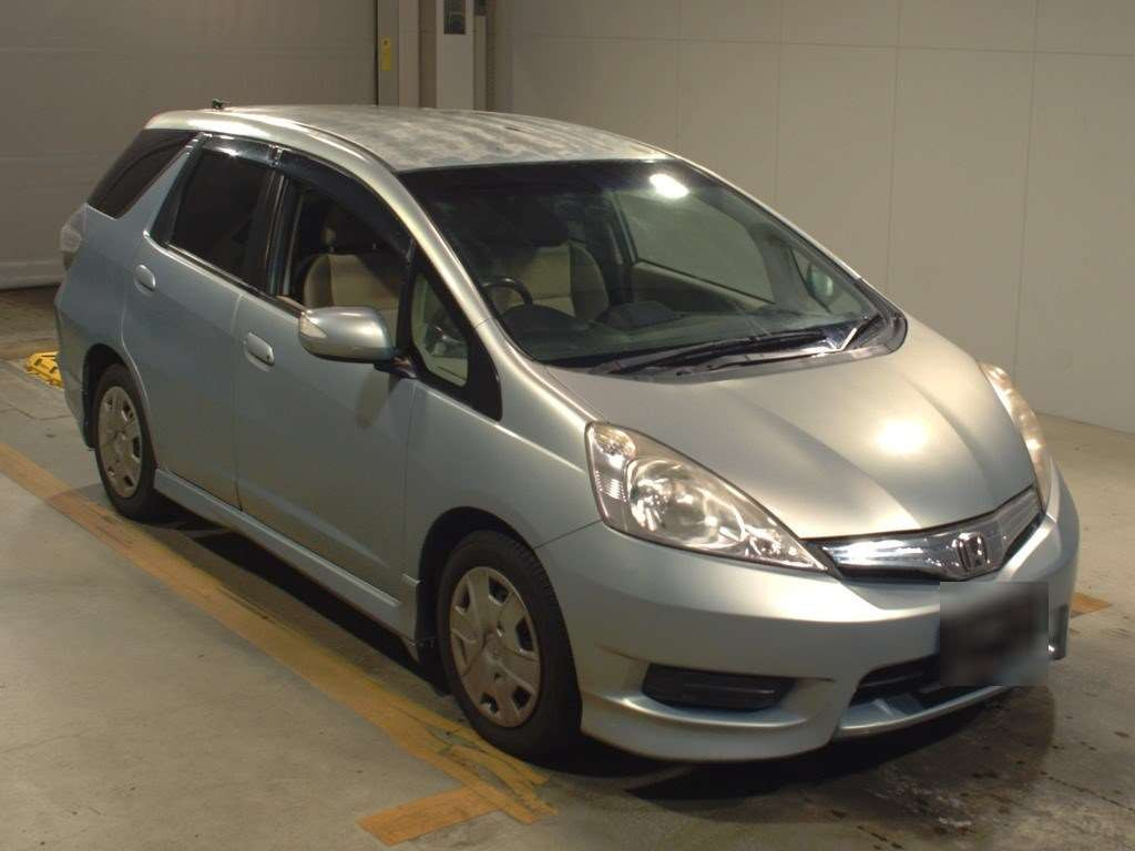 2011 Honda Fit Shuttle Hybrid GP2[2]