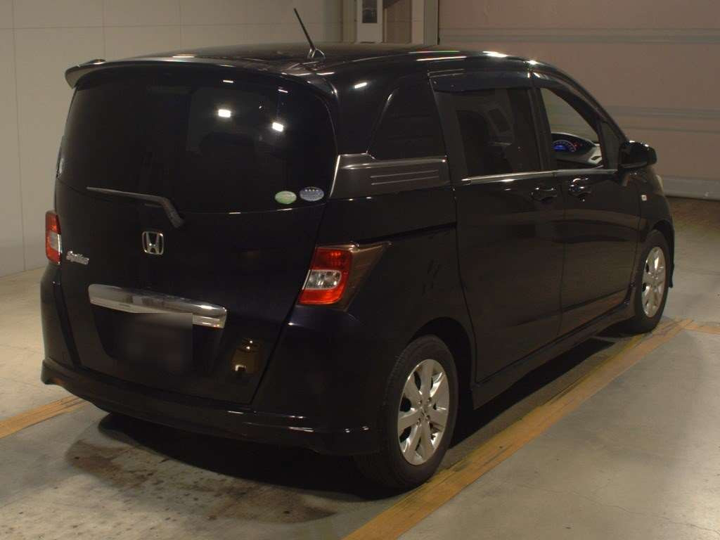 2010 Honda Freed Spike GB3[1]