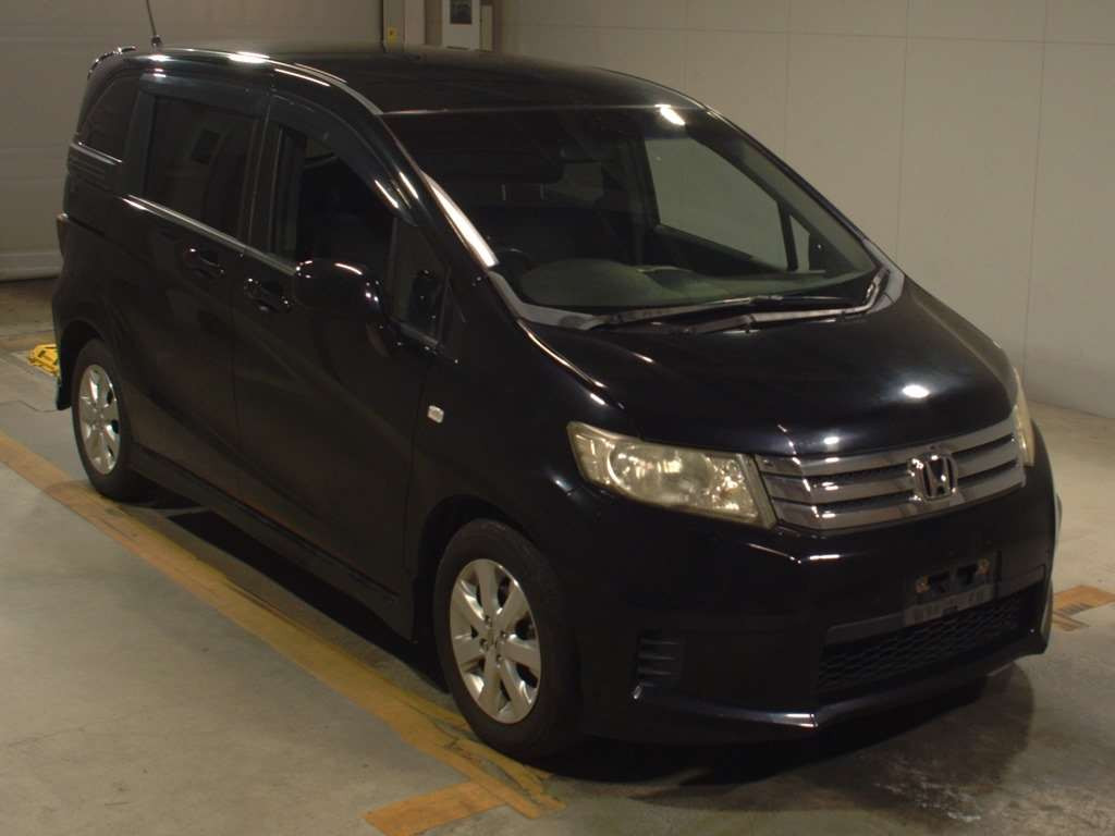 2010 Honda Freed Spike GB3[2]