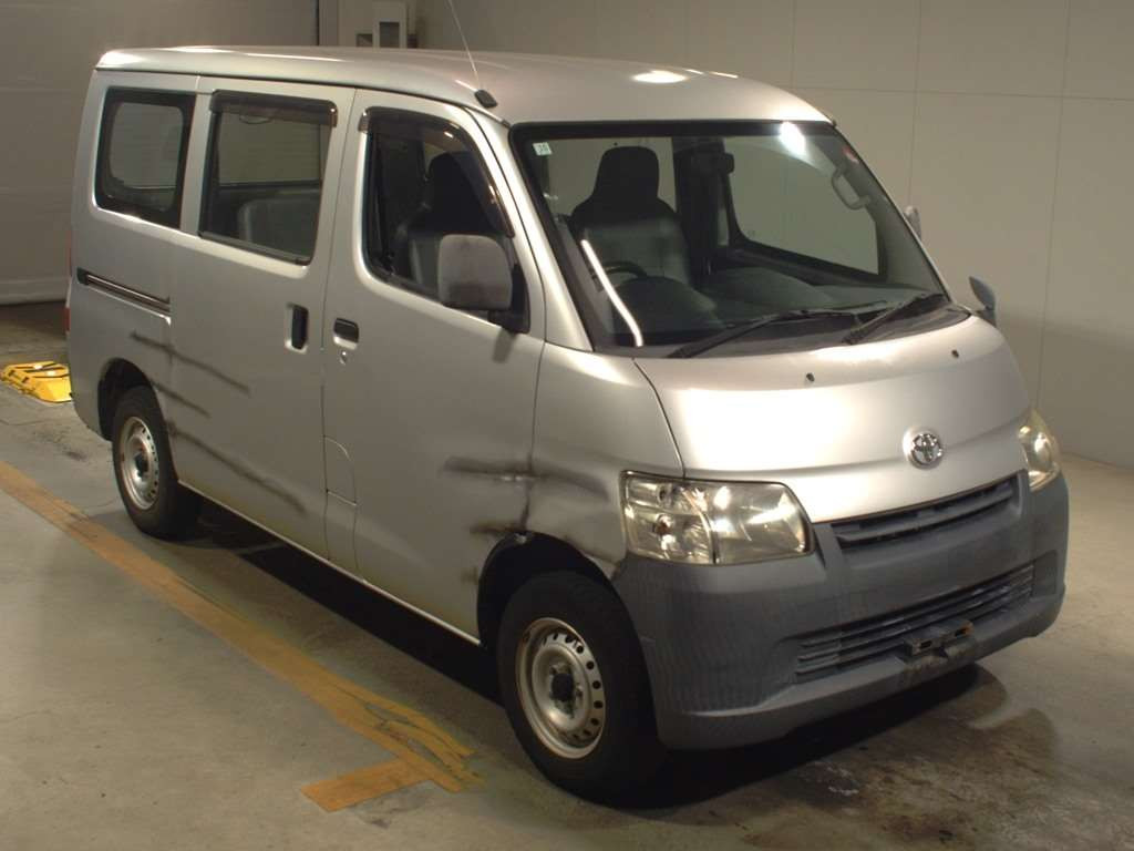 2013 Toyota Townace Van S402M[2]