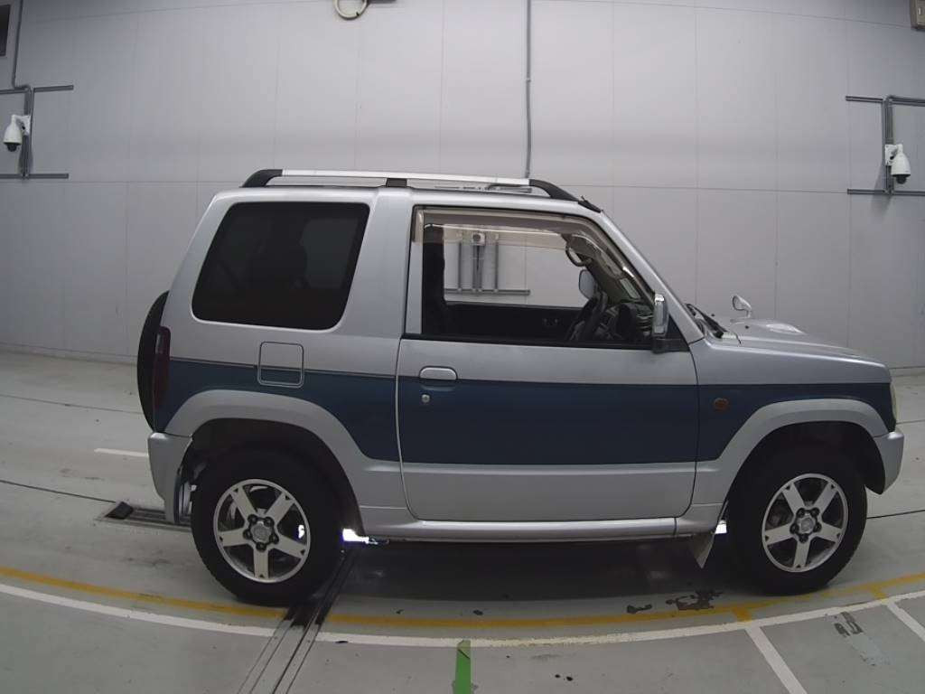 2006 Mitsubishi Pajero Mini H58A[2]