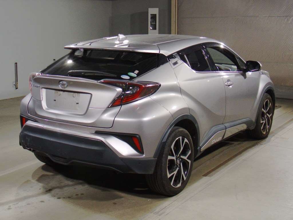 2017 Toyota C-HR NGX50[1]