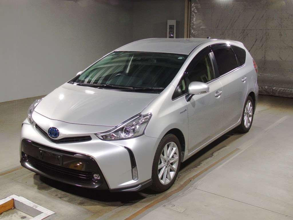 2019 Toyota Prius alpha ZVW41W[0]