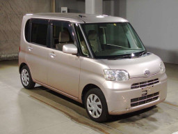 2012 Daihatsu Tanto