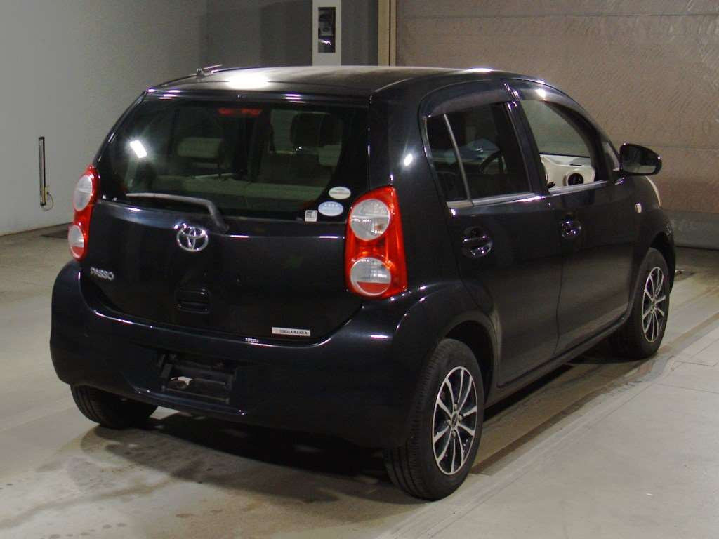 2012 Toyota Passo KGC30[1]