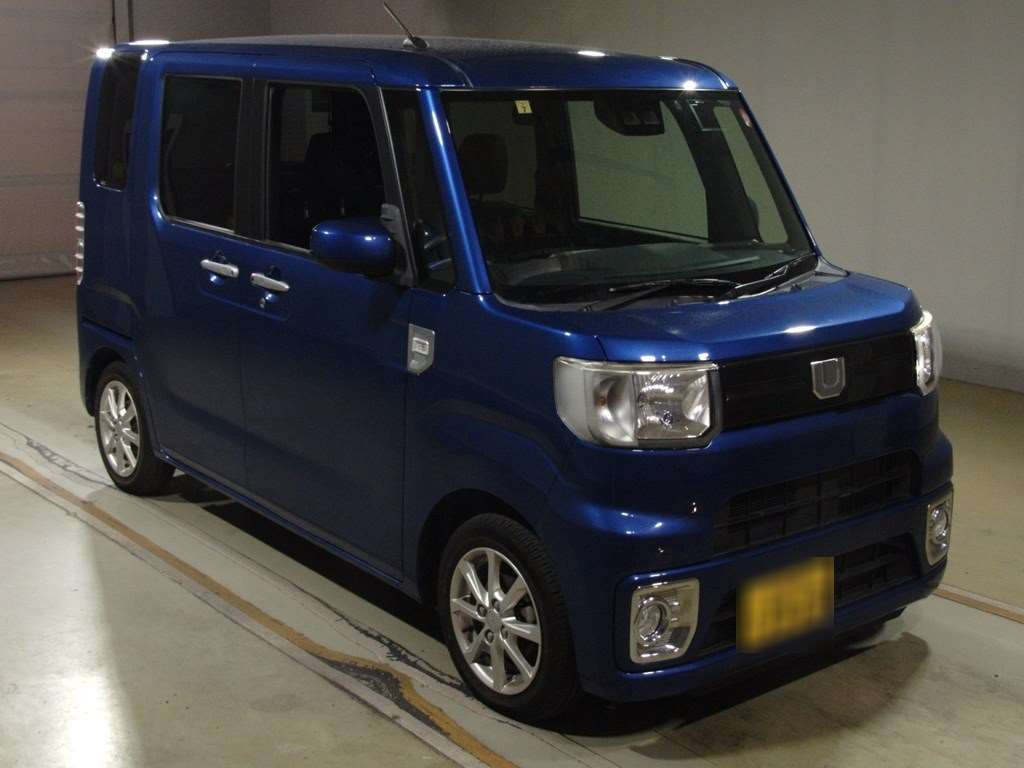 2019 Daihatsu Wake LA700S[2]