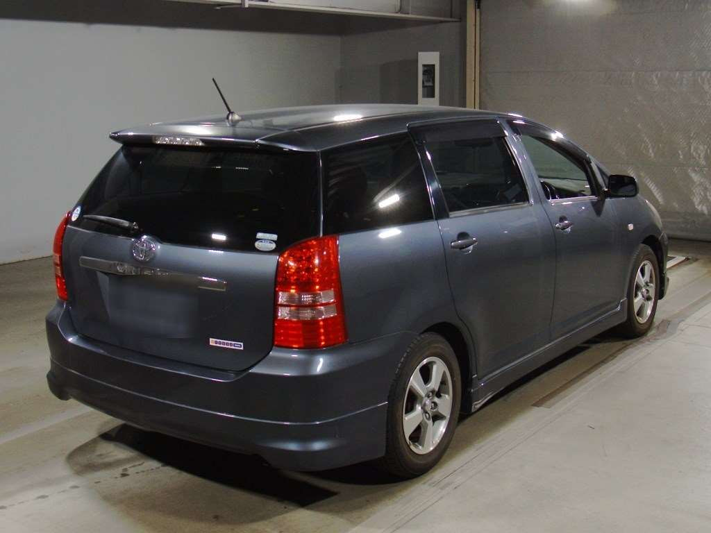 2003 Toyota Wish ZNE10G[1]