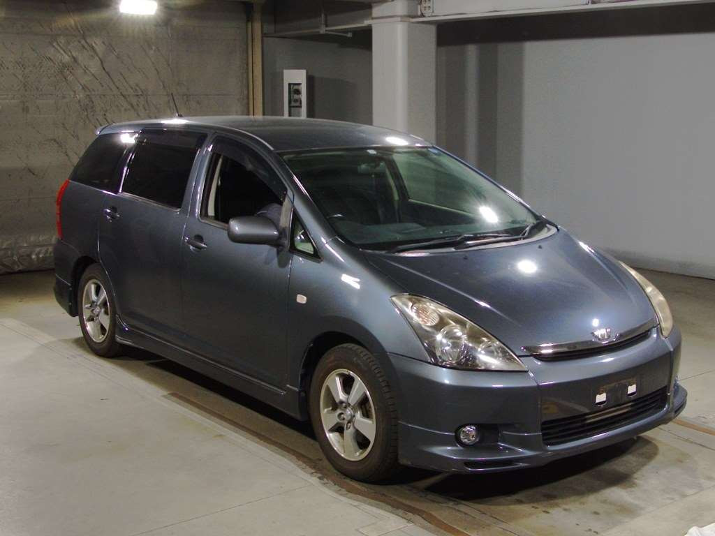 2003 Toyota Wish ZNE10G[2]