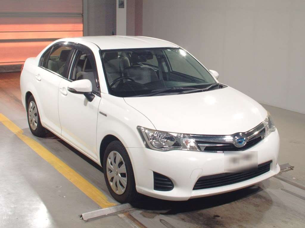 2014 Toyota Corolla Axio NKE165[2]