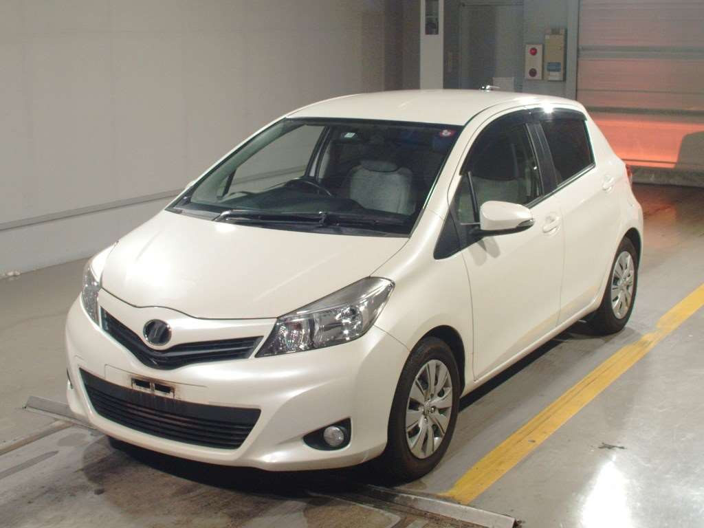 2011 Toyota Vitz NSP130[0]