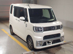 2015 Daihatsu Wake