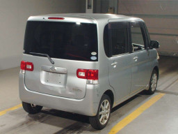 2011 Daihatsu Tanto