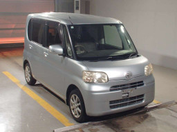 2011 Daihatsu Tanto