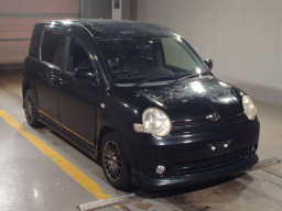 2004 Toyota Sienta