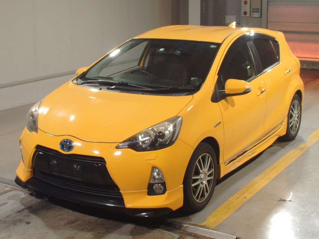 2012 Toyota Aqua NHP10[0]