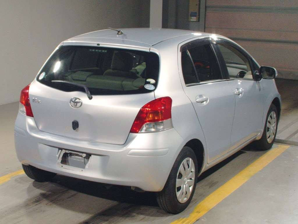 2009 Toyota Vitz SCP90[1]