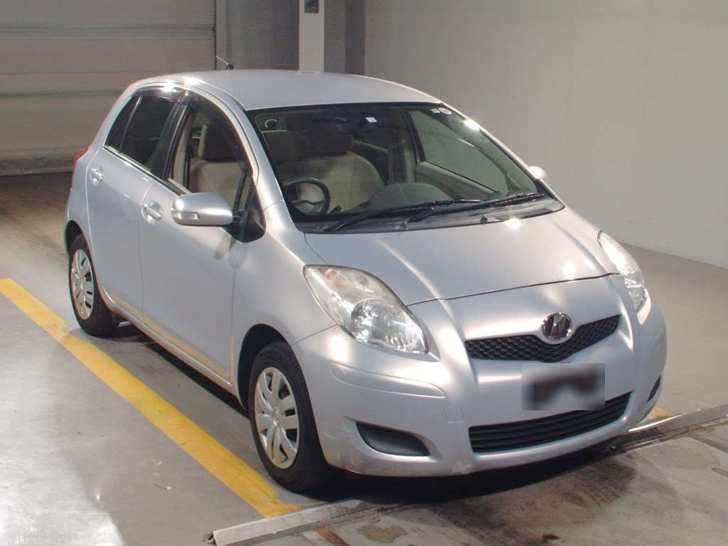 2009 Toyota Vitz SCP90[2]