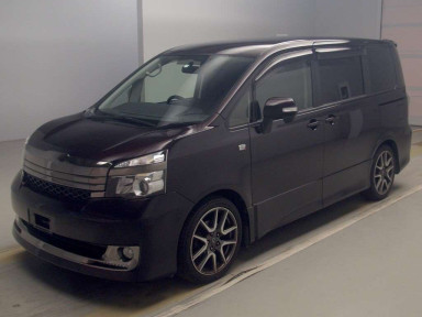 2013 Toyota Voxy