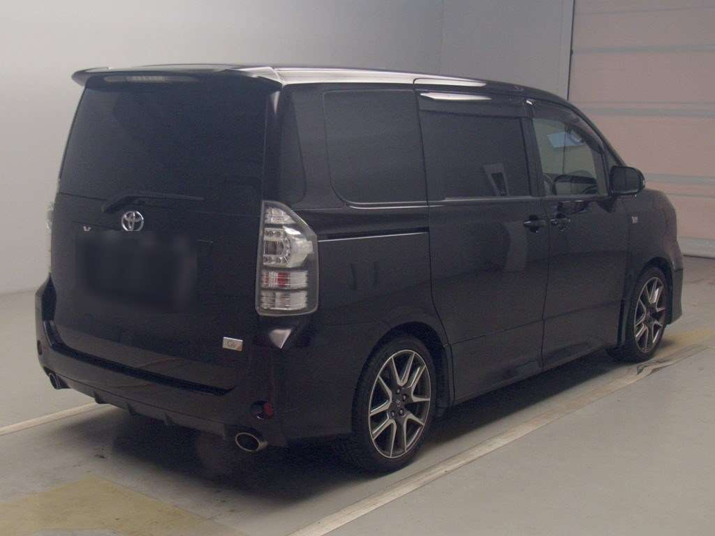 2013 Toyota Voxy ZRR70W[1]