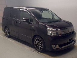 2013 Toyota Voxy