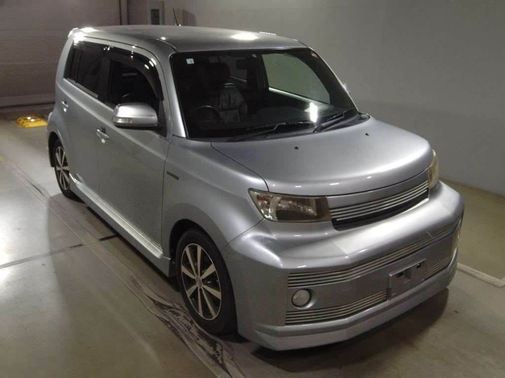 2010 Toyota bB QNC25[2]