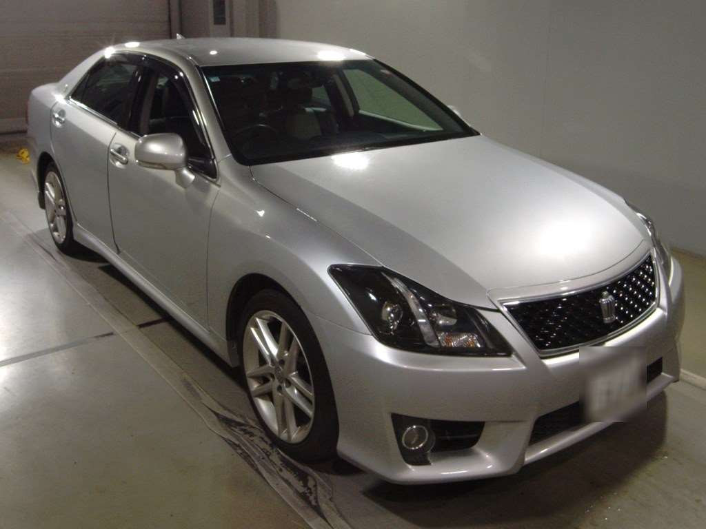 2012 Toyota Crown GRS200[2]