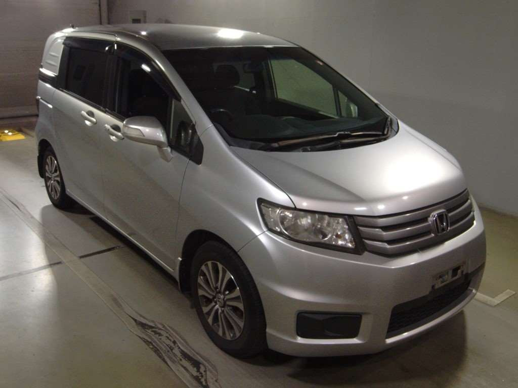 2012 Honda Freed Spike GB3[2]