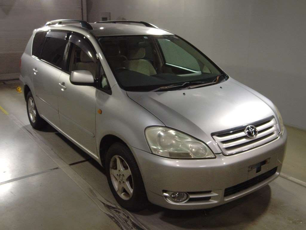 2001 Toyota Ipsum ACM26W[2]