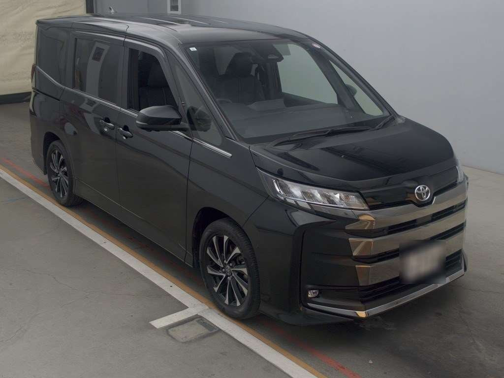 2023 Toyota Noah MZRA90W[2]