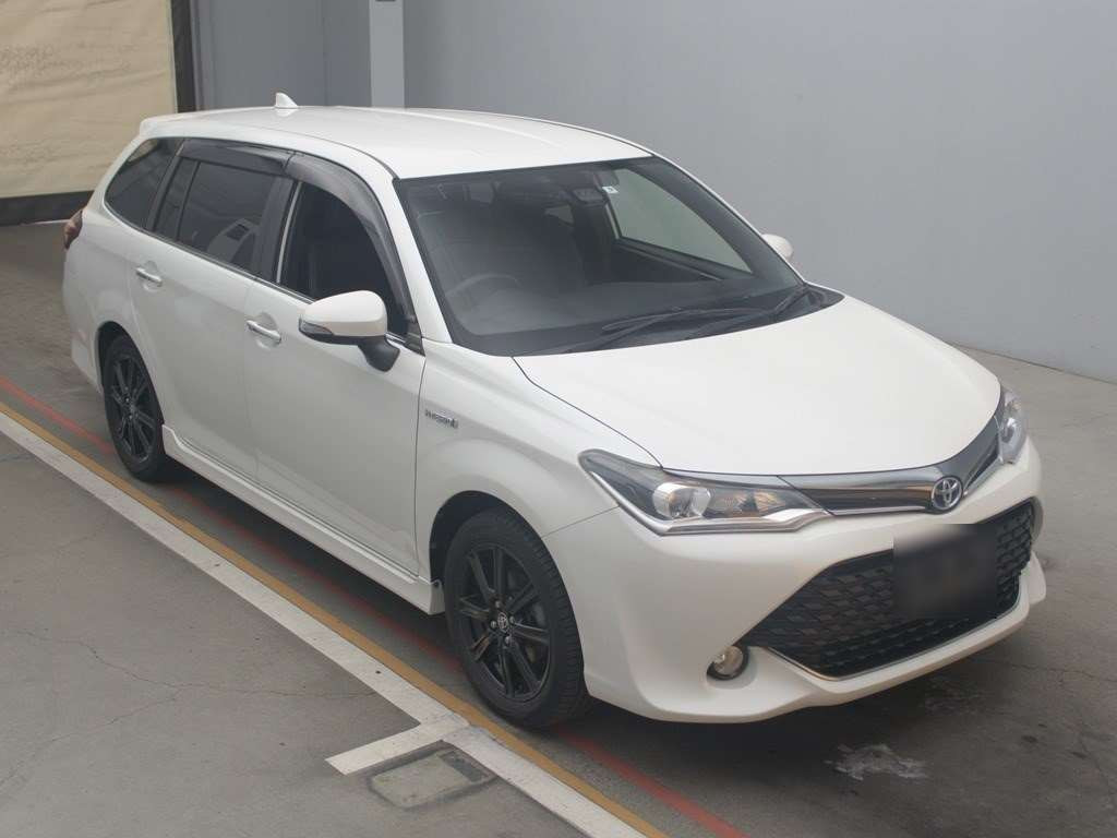 2015 Toyota Corolla Fielder NKE165G[2]