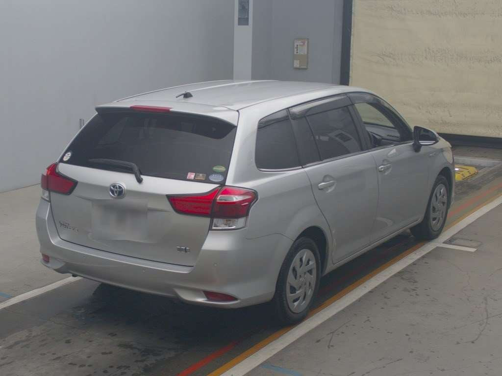 2018 Toyota Corolla Fielder NKE165G[1]