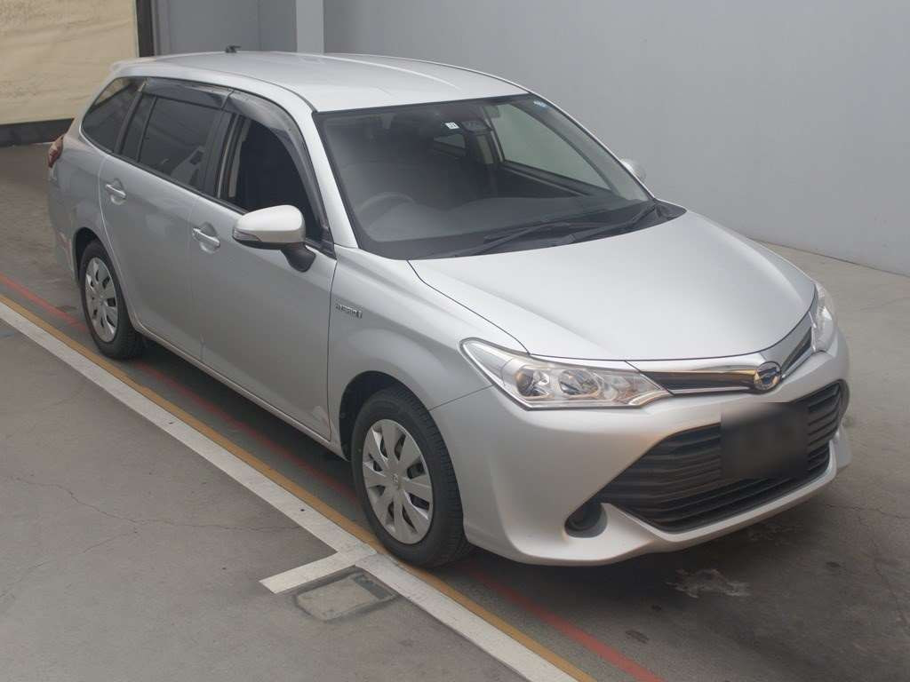 2015 Toyota Corolla Fielder NKE165G[2]