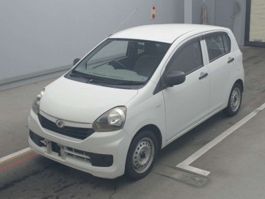 2013 Daihatsu Mira es