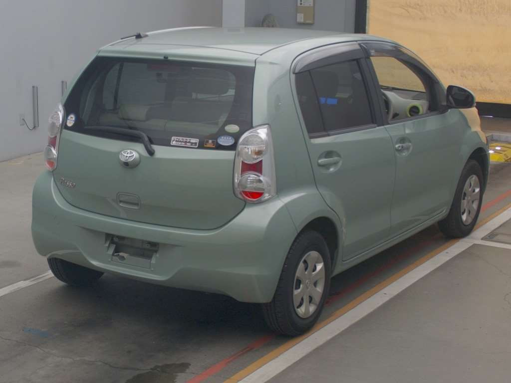 2011 Toyota Passo KGC30[1]